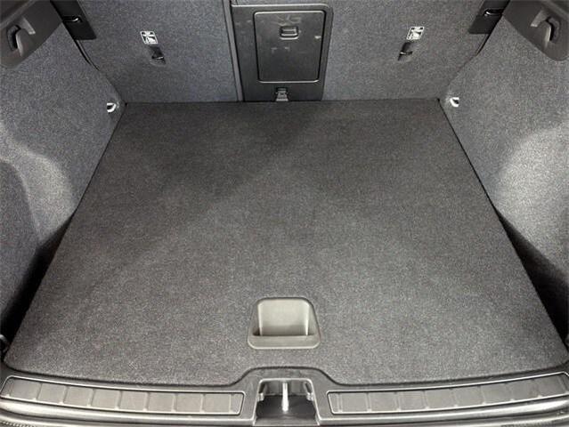 Photo of 2025 Gray Volvo XC40