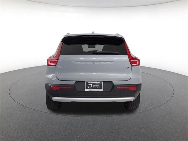Photo of 2025 Gray Volvo XC40