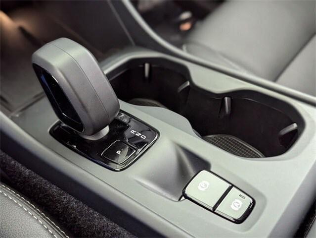 Photo of 2025 Gray Volvo XC40