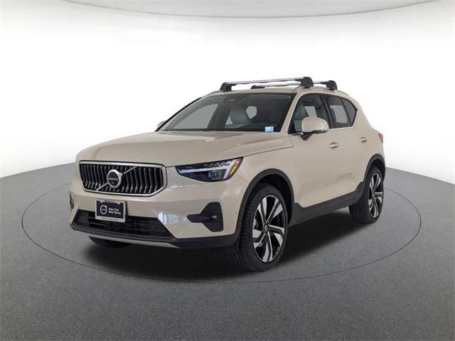 2025 Volvo XC40