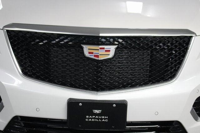 Photo of 2025 Crystal White Tri-Coat Cadillac XT5