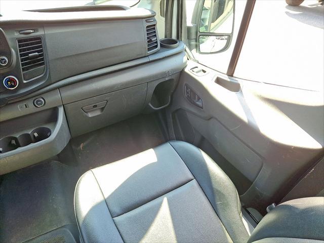 Photo of 2023 Oxford White - YZ Ford Transit-250