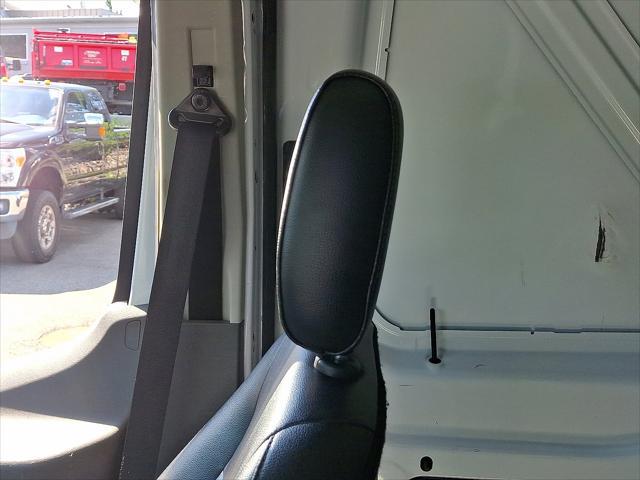 Photo of 2023 Oxford White - YZ Ford Transit-250
