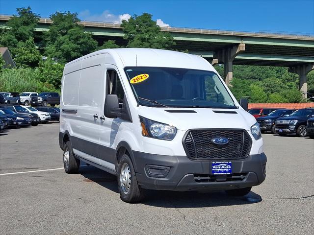Photo of 2023 Oxford White - YZ Ford Transit-250