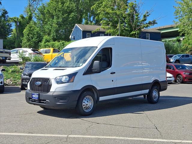 Photo of 2023 Oxford White - YZ Ford Transit-250