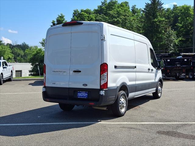 Photo of 2023 Oxford White - YZ Ford Transit-250
