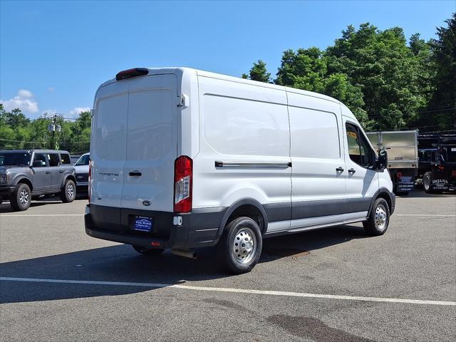 Photo of 2023 Oxford White - YZ Ford Transit-250