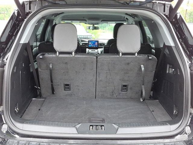 Photo of 2023 Agate Black Metallic - UM Ford Explorer