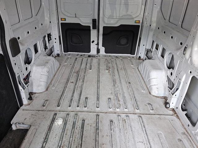 Photo of 2023 Oxford White - YZ Ford Transit-250