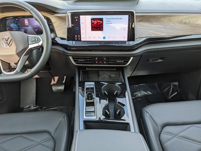 Photo of 2025 Platinum Gray Metallic Volkswagen Atlas