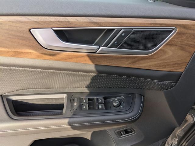 Photo of 2025 Platinum Gray Metallic Volkswagen Atlas