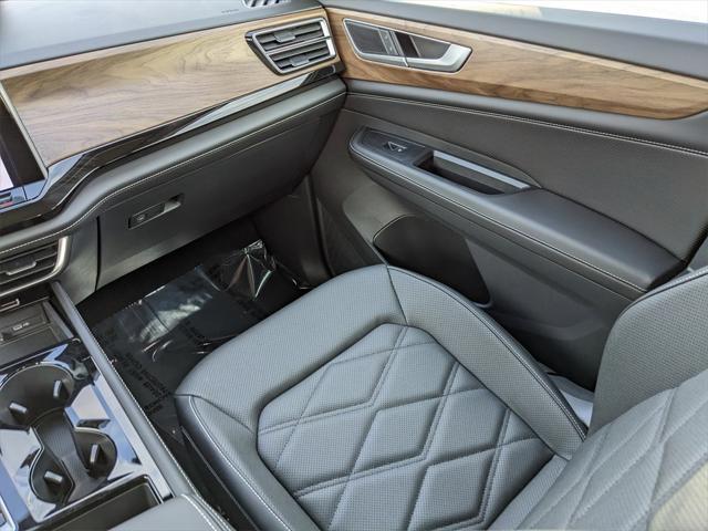 Photo of 2025 Platinum Gray Metallic Volkswagen Atlas