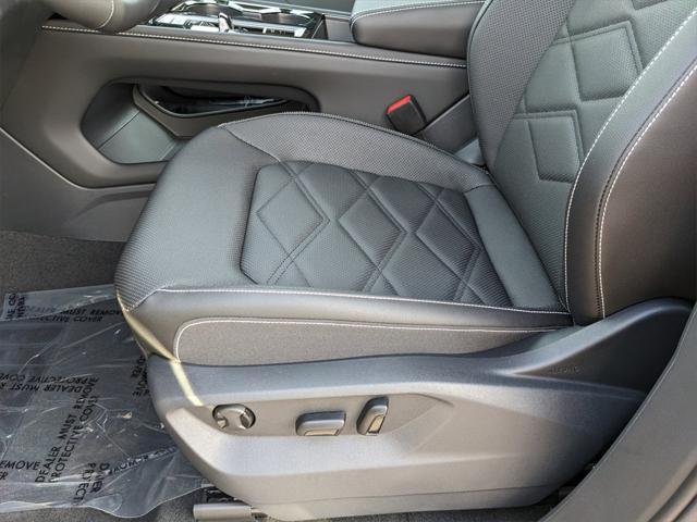 Photo of 2025 Platinum Gray Metallic Volkswagen Atlas