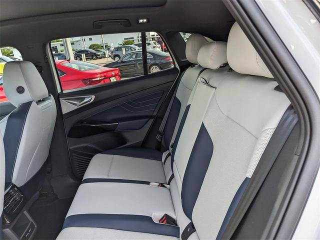 Photo of 2025 opal white pearl Volkswagen ID.4