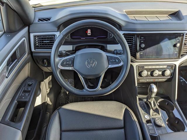 Photo of 2022 Pure White Volkswagen Atlas Cross Sport