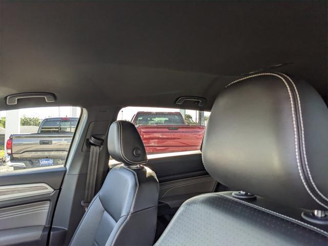 Photo of 2022 Pure White Volkswagen Atlas Cross Sport