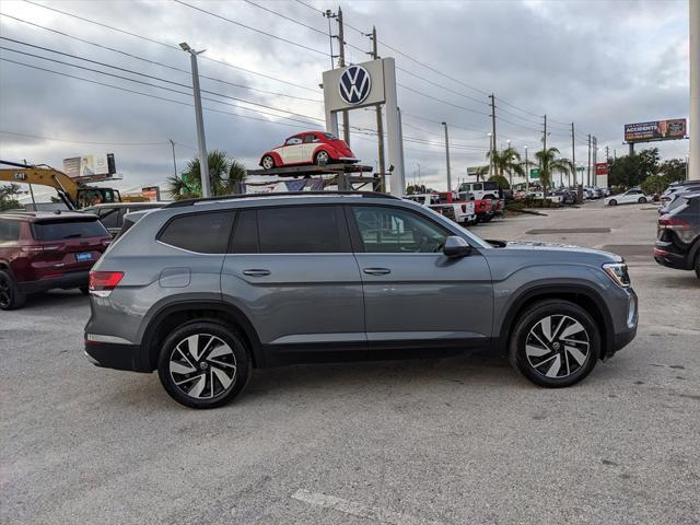 Photo of 2024 Platinum Gray Metallic Volkswagen Atlas