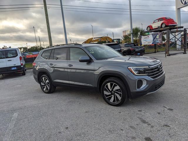 Photo of 2024 Platinum Gray Metallic Volkswagen Atlas