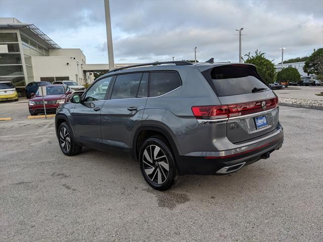 Photo of 2024 Platinum Gray Metallic Volkswagen Atlas