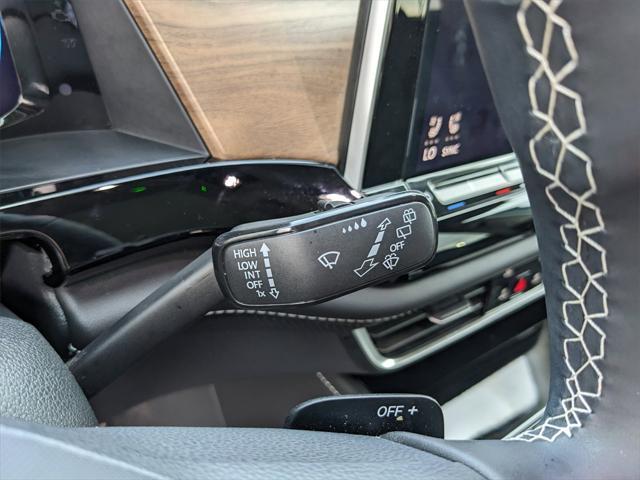 Photo of 2024 Platinum Gray Metallic Volkswagen Atlas