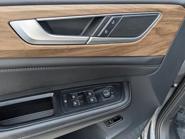 Photo of 2024 Platinum Gray Metallic Volkswagen Atlas