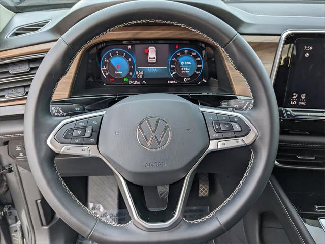 Photo of 2024 Platinum Gray Metallic Volkswagen Atlas