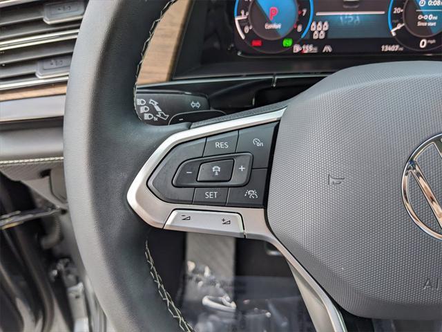 Photo of 2024 Platinum Gray Metallic Volkswagen Atlas