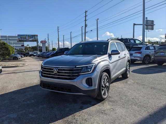 Photo of 2025 Silver Mist Metallic Volkswagen Atlas
