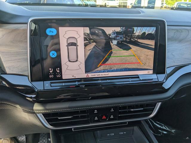 Photo of 2025 Silver Mist Metallic Volkswagen Atlas