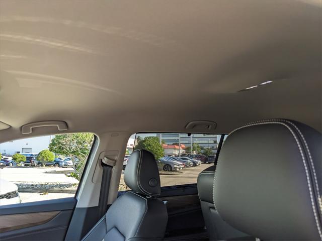 Photo of 2025 Silver Mist Metallic Volkswagen Atlas