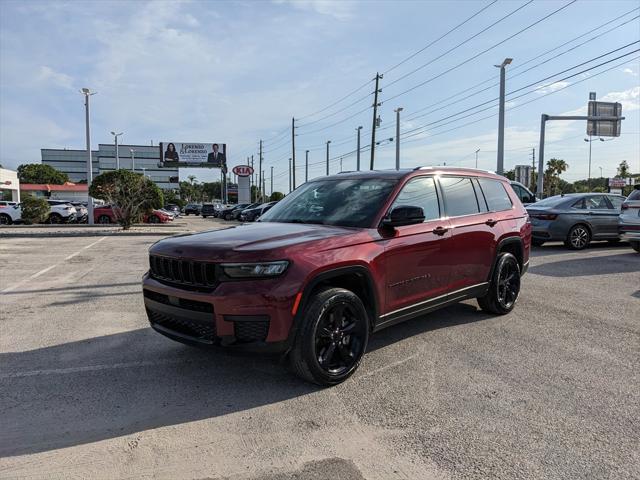 Photo of 2023 Velvet Red Pearlcoat Jeep Grand Cherokee L