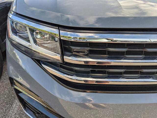 Photo of 2022 Pure Gray Volkswagen Atlas Cross Sport