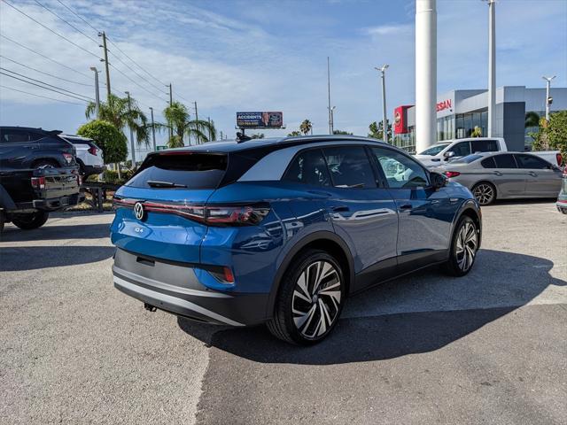 Photo of 2025 Mountain Lake Blue Metallic/Black Roof Volkswagen ID.4