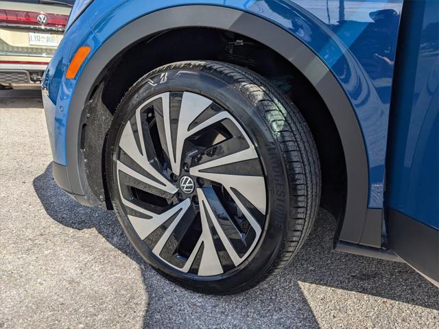 Photo of 2025 Mountain Lake Blue Metallic/Black Roof Volkswagen ID.4
