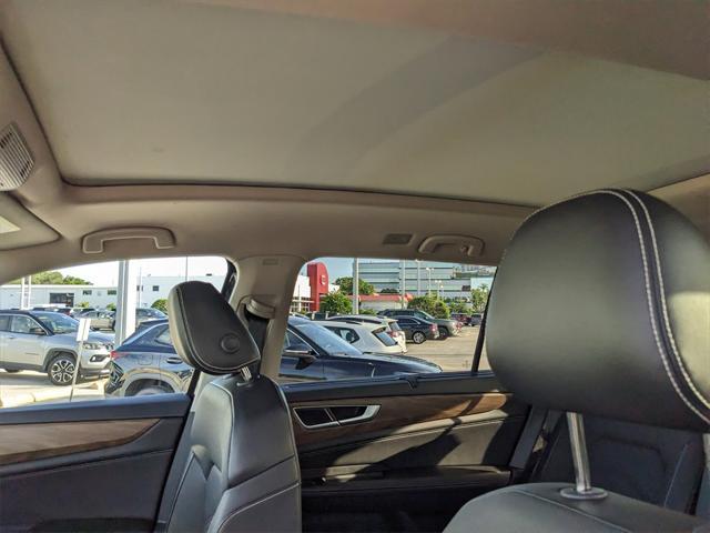 Photo of 2024 Deep Black Pearl Volkswagen Atlas