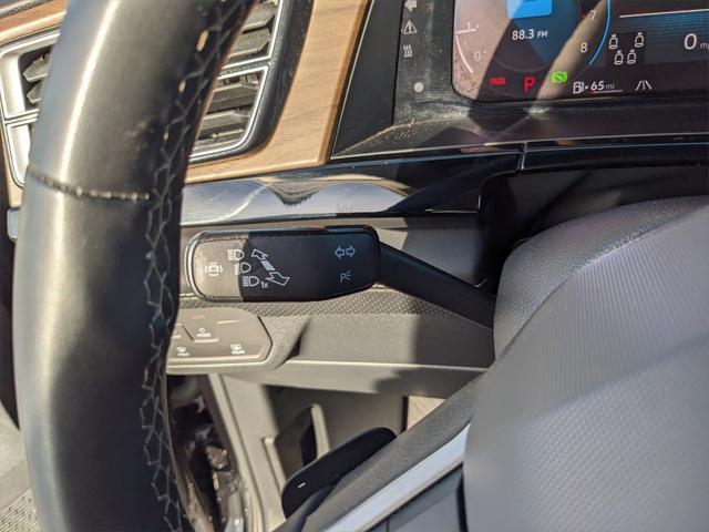 Photo of 2024 Deep Black Pearl Volkswagen Atlas