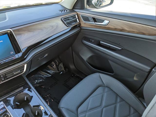 Photo of 2024 Deep Black Pearl Volkswagen Atlas