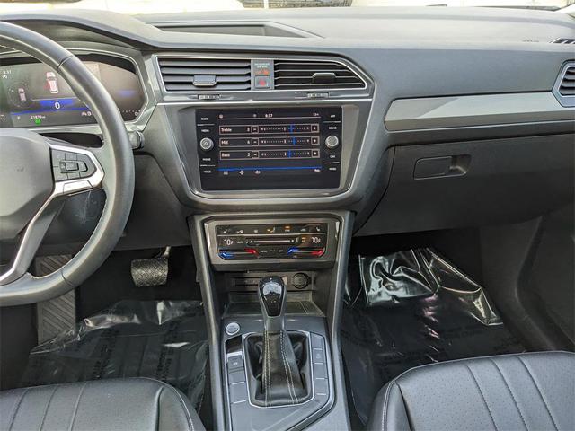 Photo of 2024 Platinum Gray Metallic Volkswagen Tiguan