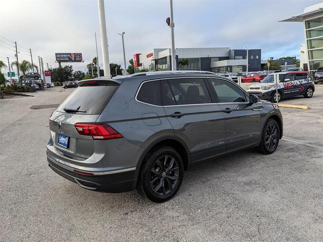 Photo of 2024 Platinum Gray Metallic Volkswagen Tiguan