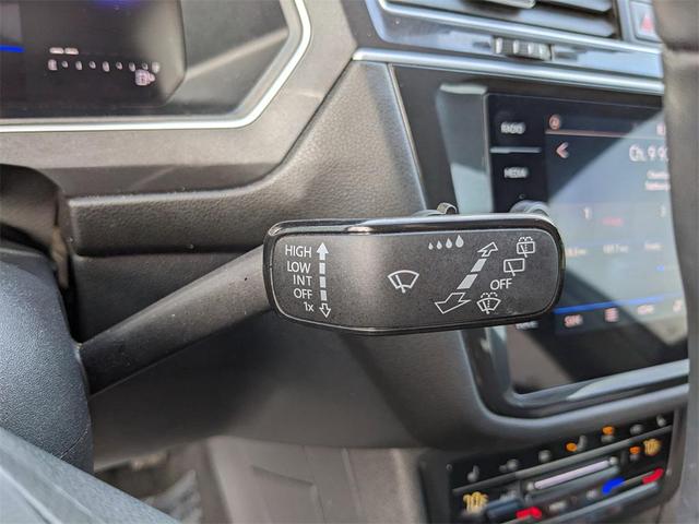 Photo of 2024 Platinum Gray Metallic Volkswagen Tiguan