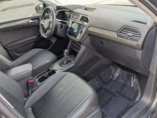 Photo of 2024 Platinum Gray Metallic Volkswagen Tiguan