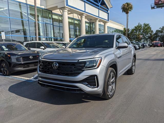 Photo of 2024 Silver Mist Metallic Volkswagen Atlas Cross Sport