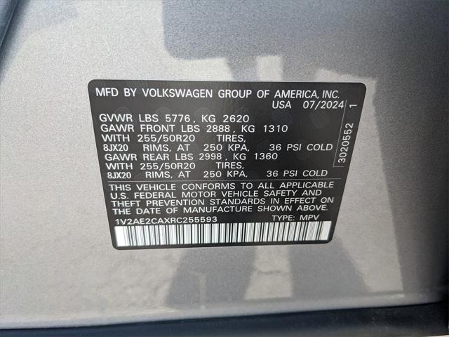 Photo of 2024 Silver Mist Metallic Volkswagen Atlas Cross Sport