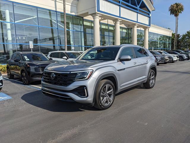 Photo of 2024 Silver Mist Metallic Volkswagen Atlas Cross Sport