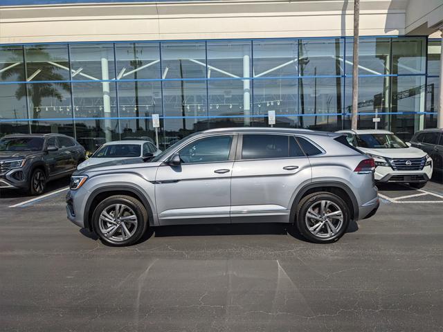 Photo of 2024 Silver Mist Metallic Volkswagen Atlas Cross Sport