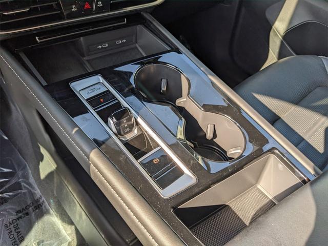 Photo of 2024 Silver Mist Metallic Volkswagen Atlas Cross Sport