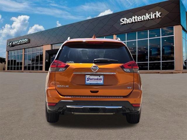 Photo of 2020 Monarch Orange Nissan Rogue
