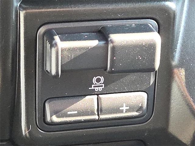 Photo of 2021 Silver Ice Metallic Chevrolet Silverado 1500