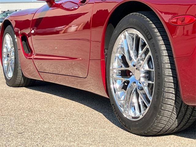 Photo of 2004 Magnetic Red Metallic Chevrolet Corvette