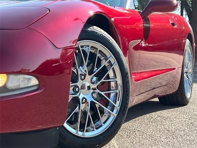 Photo of 2004 Magnetic Red Metallic Chevrolet Corvette